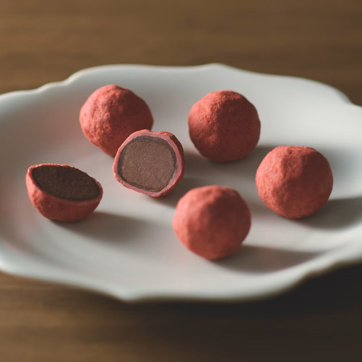 生チョコ入り　いちごトリュフ